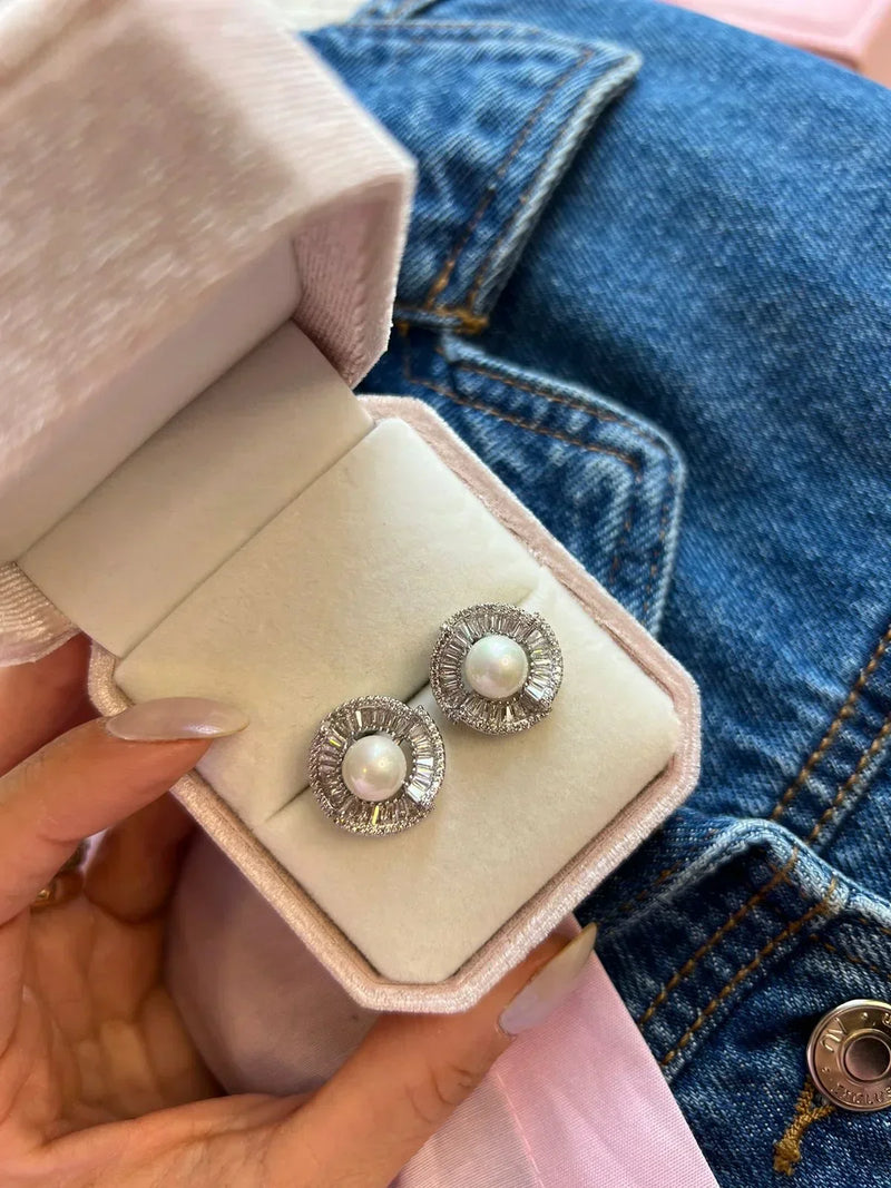 Brinco Pérola Shell com Zircônia Cristal em Prata 925 Banho de Ródio Branco