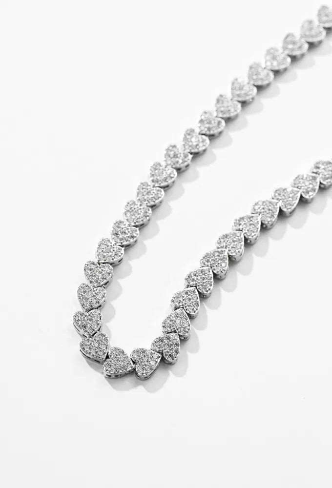 Colar Com Corações Cravejados Com Micro Zircônias